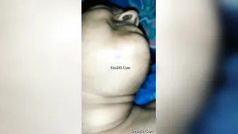 Horny Wife Spreading Wide While He Fingers Her Dripping Pussy