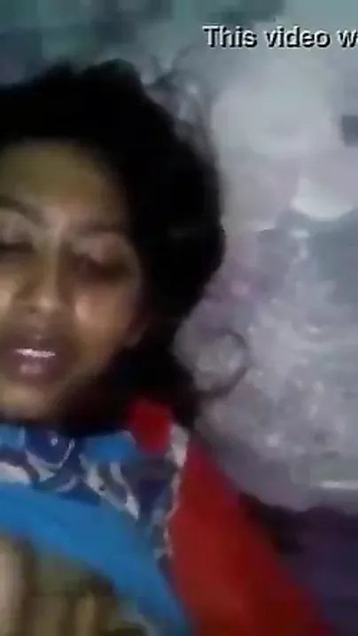 Desi hotty enjoying boob cram from her bf MMS