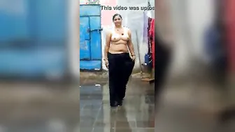 Desi Punjabi Bhabhi rain bathroom MMS sex movie scene