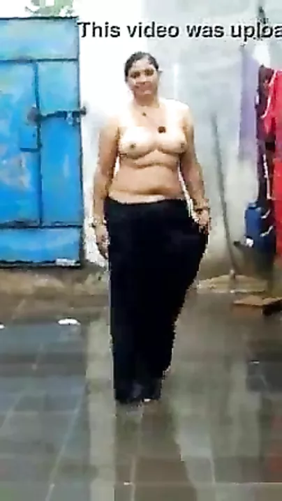 Desi Punjabi Bhabhi rain bathroom MMS sex movie scene