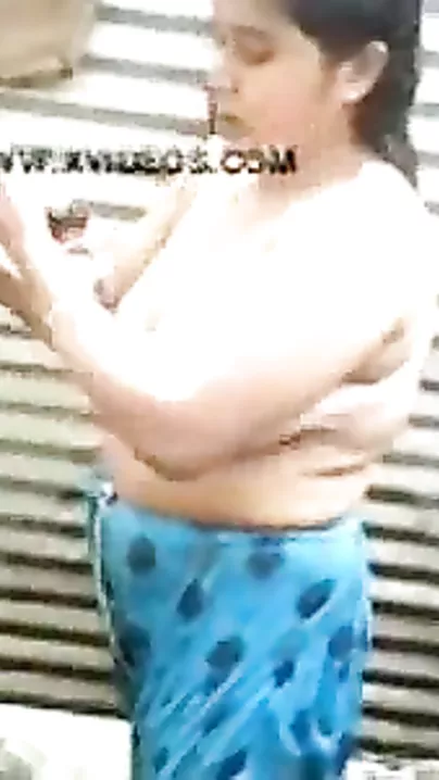 Latest Desi gal bare bath selfie movie scene