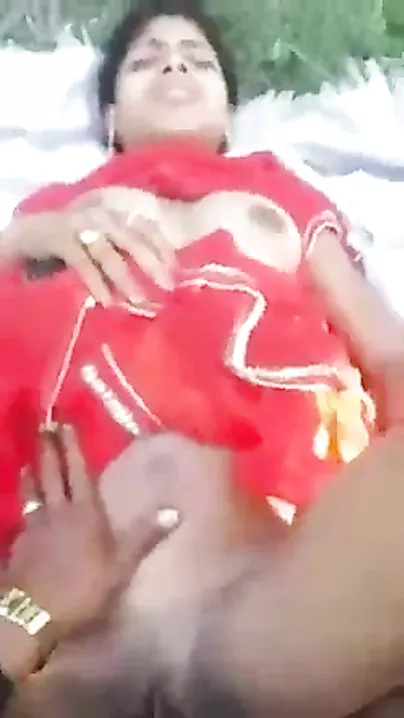 Village wife outdoor sex with her childhood lover