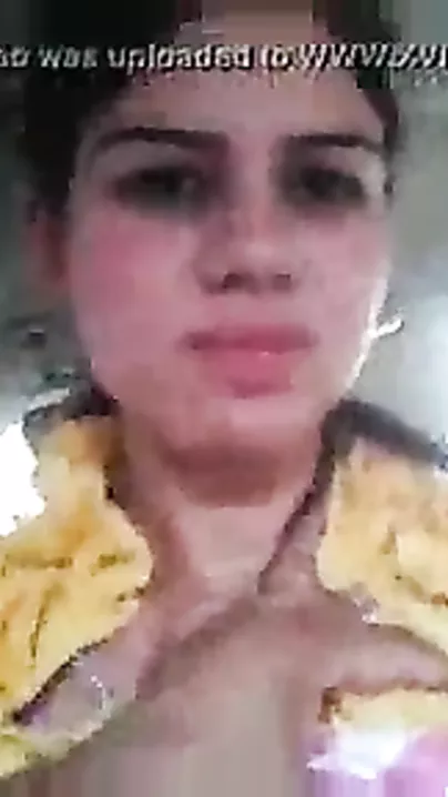Punjabi big boobs show of a glamorous girlfriend in a car