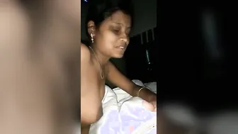 Dilettante cute Indian boobs of girlfriend captured by bf after sex