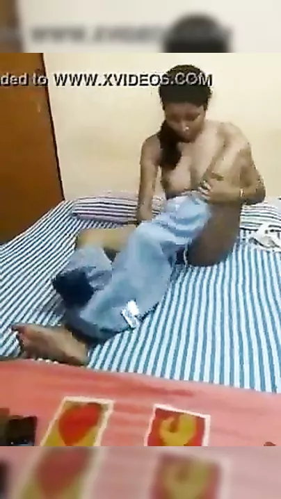 Indian slim cutie sex video shot by her lover