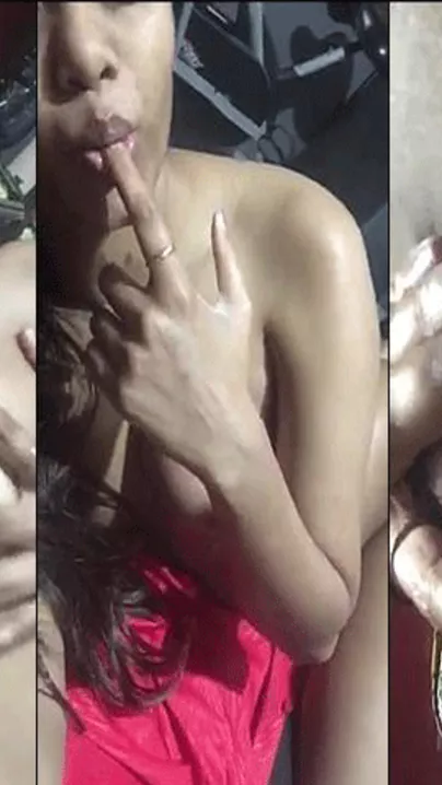 Hawt Desi hotty undressed show on web camera for her bf