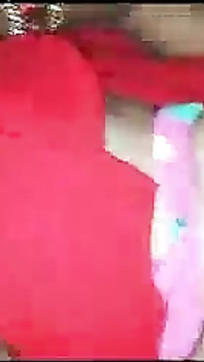Youthful chap copulates housewife with condom overspread dong
