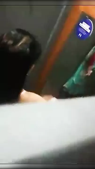 Hidden livecam voyeur sex video hawt desi angel in trial room