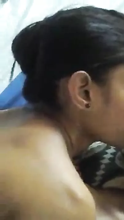 Desi cutie blowjob MMS clip released on the net by her bf