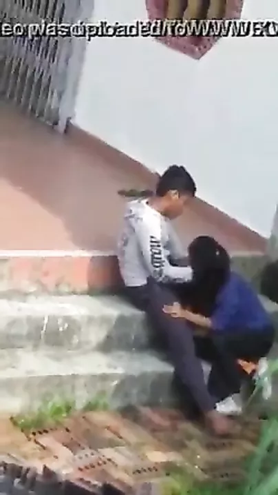 Indian lovers outdoor oral-sex sex MMS movie scene goes viral