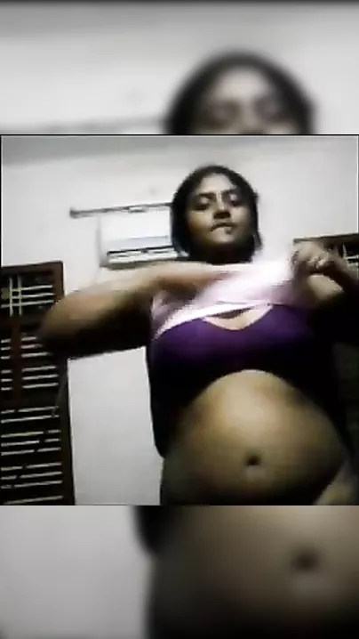 Big boob Bangla girl exposed show on cam for her boyfriend