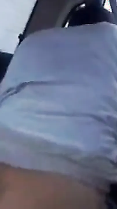 Chudai episode of a horny pair in their car during the time that in the parking area