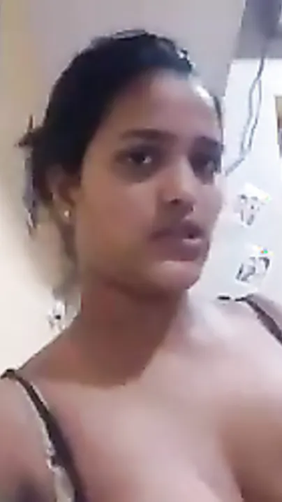 Large boob kerala beauty showcasing her breasts on livecam