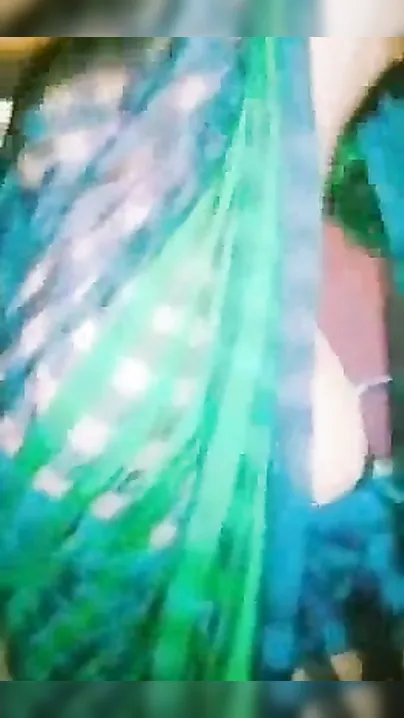 See out! This desi aunty has got Green nipples