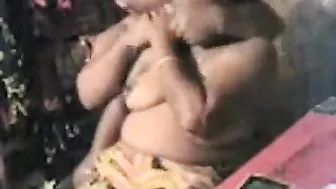 Desi Sex Movie of Midget Chap Having Sex With Aunty