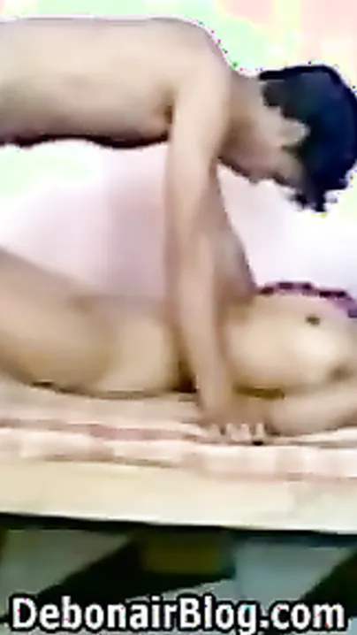 Hindi sex movie of an dilettante pair having sex in his hostel room