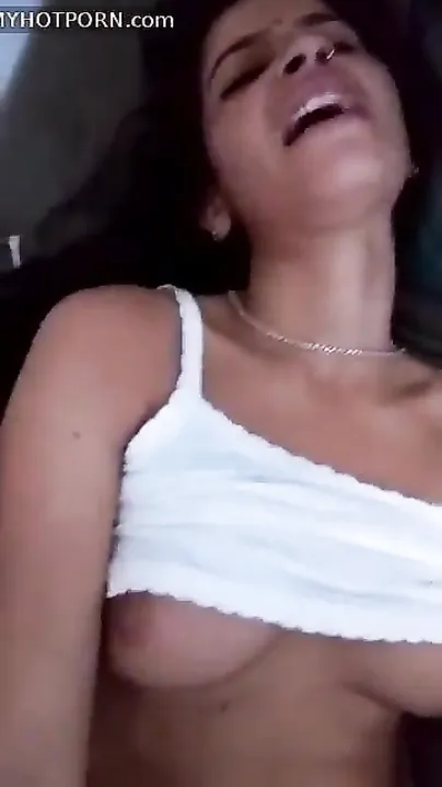 Tamil sex movie of a skinny gal having sex for the 1st time
