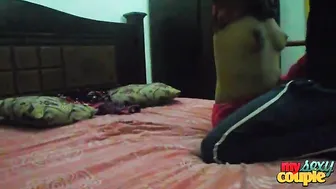 XXX vidio of an dilettante pair enjoying a romantic home sex session