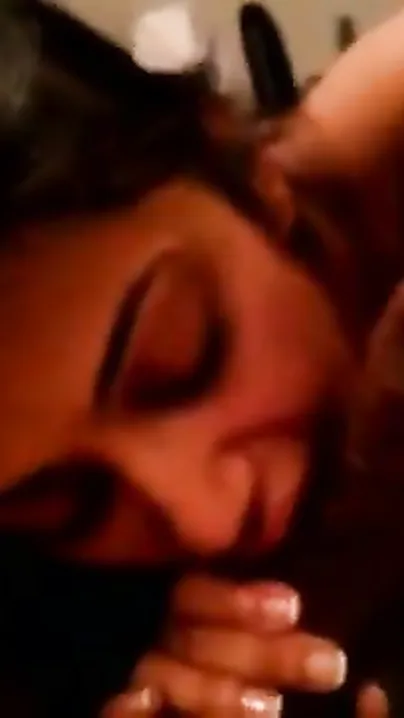 Sexy aunty sex movie giving an fantastic oral sex and swallowing paramours cum