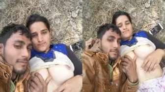 Village Girlfriend Moaning While He Fingers Her Dripping Pussy