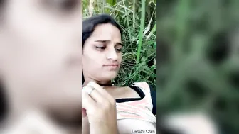 Village Girlfriend Moaning While He Fingers Her Dripping Pussy