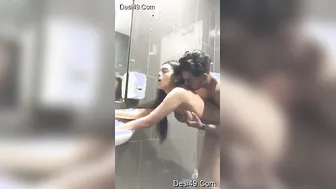 Desi Babe Getting Her Pussy Destroyed In Bathroom Hookup