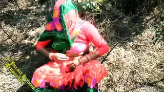 Village Bhabhi Fucking Her Lover Outdoors Behind The Old Shed