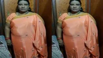 Bbw Bhabhi Dropping Her Saree To Blow Her Customer's Throbbing Dick
