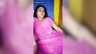 Busty Desi Aunty Teasing On Camera Showing Off Her Huge Melons