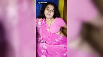 Busty Desi Aunty Teasing On Camera Showing Off Her Huge Melons