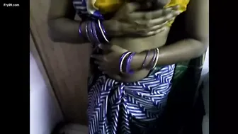 Touching Her Pussy Under The Saree And Teasing The Married Aunty