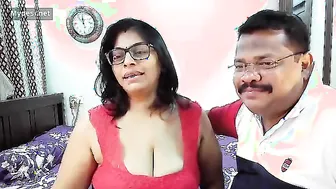 Thick Aunty Teasing And Playing With Herself On Webcam For Lover