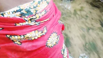 Horny Aunty Fucking Her Boyfriend By The River Hiding From Others