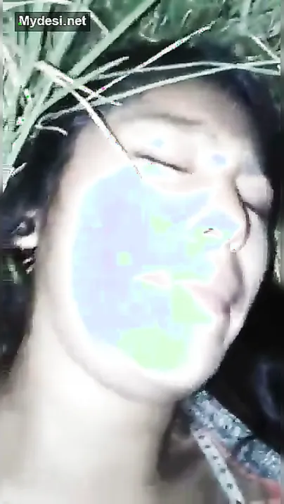 Village Milf Getting Fucked Outdoors At Midnight Behind The Fields