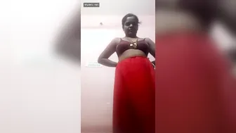 Village Aunty Soaping Her Curvy Body In Bathroom Caught On Camera