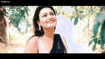 Bengali Babe Showing Off Her Huge Boobs In Sexy Blue Saree
