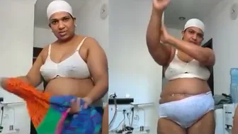 Thick Desi Aunty Riding Cock Bouncing Her Big Curves Wildly