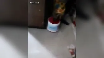 Indian Aunty Flashing Her Big Boobs To The Shopkeeper For Money