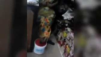 Indian Aunty Flashing Her Big Boobs To The Shopkeeper For Money