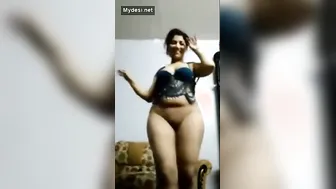 My Horny Aunty Dancing With Her Wet Pussy Dripping On The Floor
