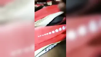 Desi Aunty Slowly Opening Her Sari Exposing Her Naked Curves
