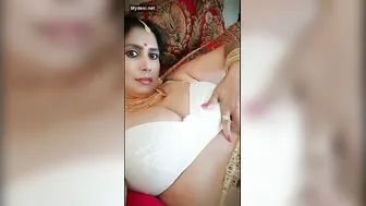 Busty Desi Aunty Teasing In White Bra Before Getting Naked