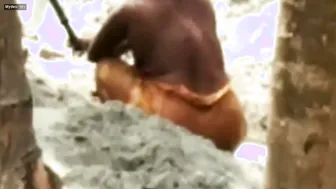 Catching Village Aunty Bathing Naked Outdoors By The River