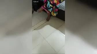 Mature Aunty Changing Pad Gets Caught And Fucked Right There