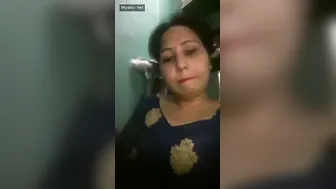 Kitchen Mein Sexy Aunty Showing Everything While Cooking Alone