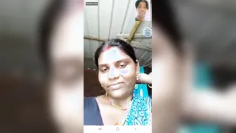 Village Aunty Showing Off Her Body On Video Call Getting Naked