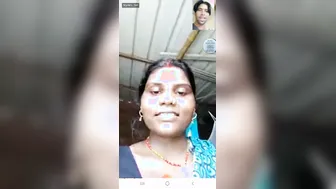 Village Aunty Showing Off Her Body On Video Call Getting Naked