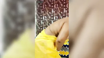 Big Titted Aunty Teasing And Playing With Her Juicy Melons