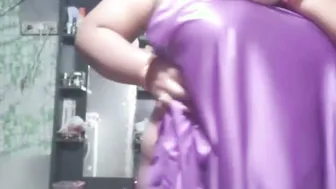 Indian Busty Aunty Stuffing Veggies In Her Pussy Moaning Loud