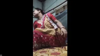 Sexy Desi Aunty Riding A Bottle Deep In Her Tight Pussy Hole